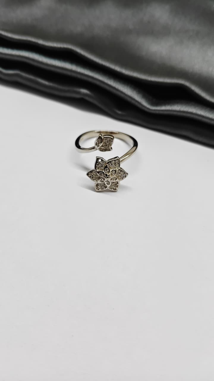 925 Silver Adjustable White Stone Rotating Star Design Ladies Ring
