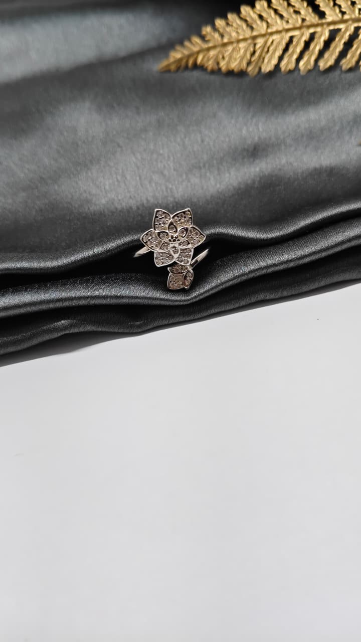 925 Silver Adjustable White Stone Rotating Star Design Ladies Ring