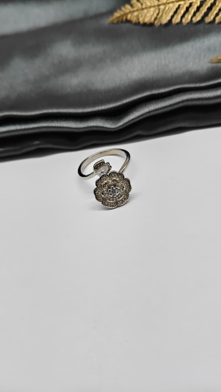 925 Silver Adjustable White Stone Rotating Flower Design Ladies Ring