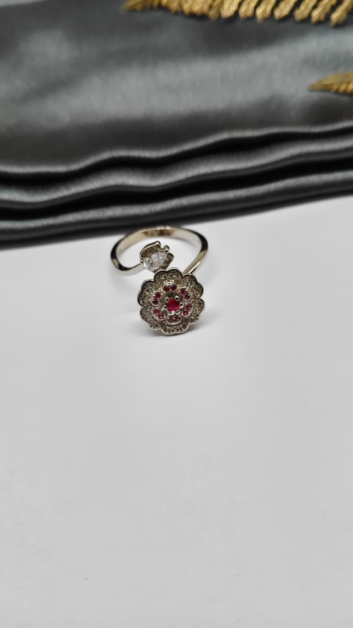 925 Silver Adjustable White Stone With Red Stone Rotating Flower Design Ladies Ring