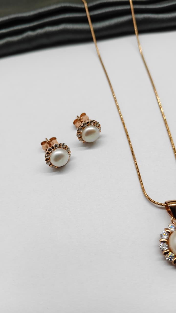 925 Silver Rose Gold Colour Pearl With White Stone Design Chain Pendant Set With Earrings