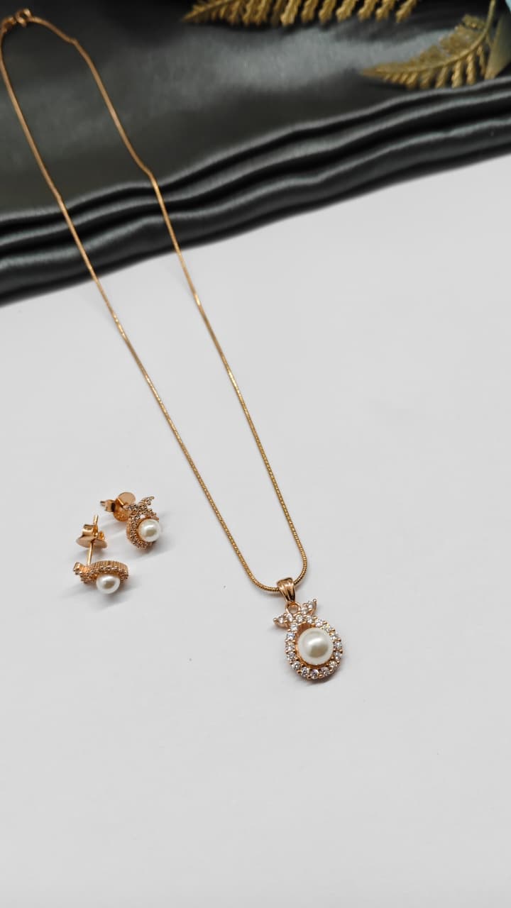 925 Silver Rose Gold Colour Pearl With White Stone Design Chain Pendant Set With Earrings