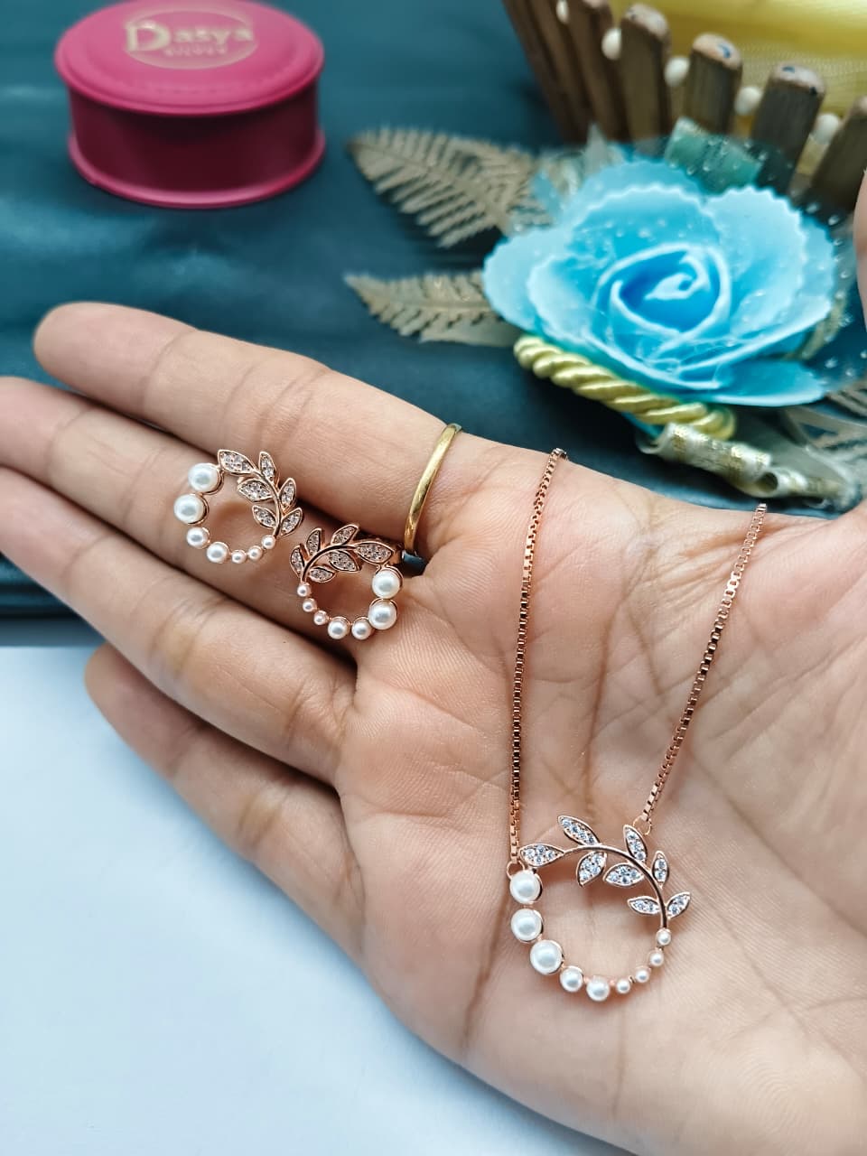 925 Silver Rose Gold Colour Pearl With White Stone Leaf Design Set With Earring