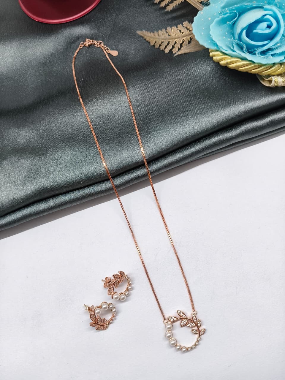 925 Silver Rose Gold Colour Pearl With White Stone Leaf Design Set With Earring
