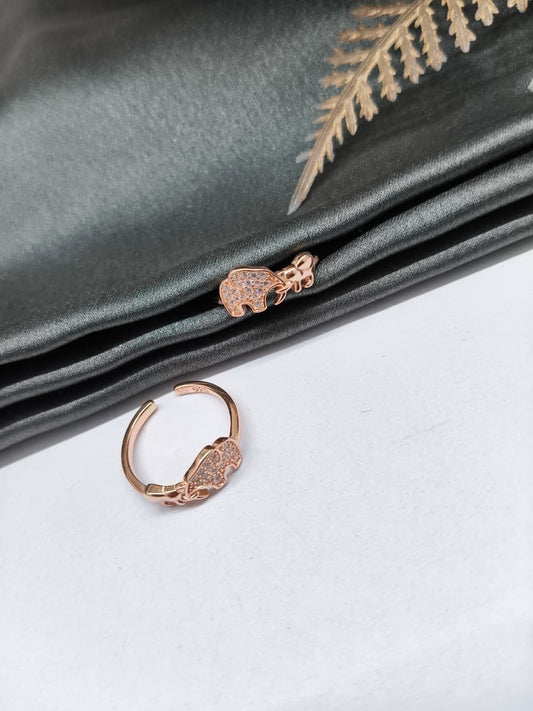 925 Silver Rose Gold Colour Elephant PAttern With White Stone Design Toe Rings