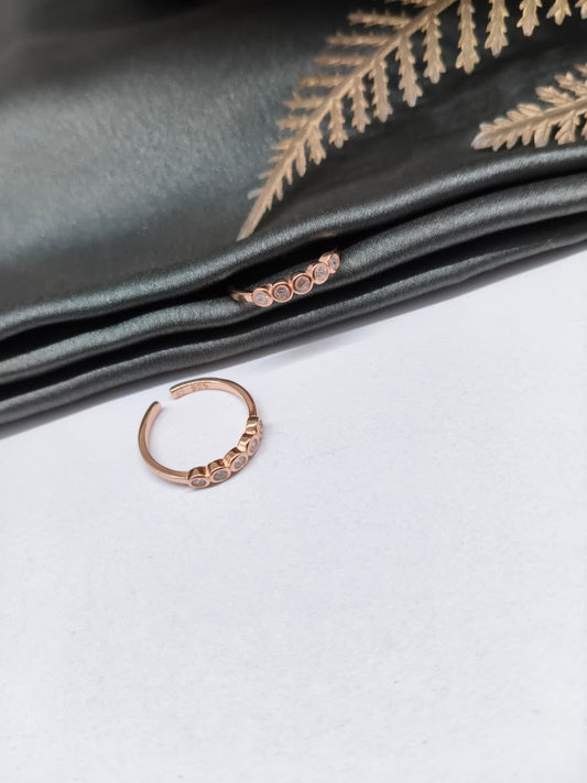925 Silver Rose Gold Colour 5 White Stone Design Toe Rings