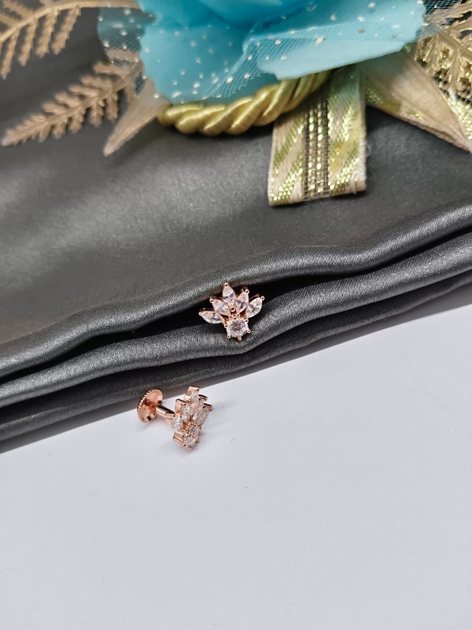 925 Silver Rose Gold 1 Round +5 White Stone Earrings