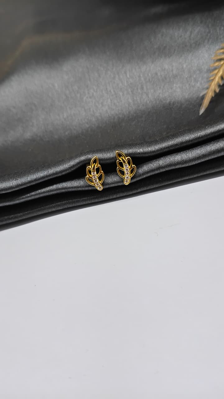925 Silver Gold 5 White Stone Leaf Design Bugadi Earrings