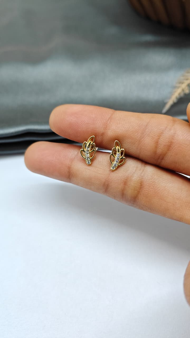 925 Silver Gold 5 White Stone Leaf Design Bugadi Earrings