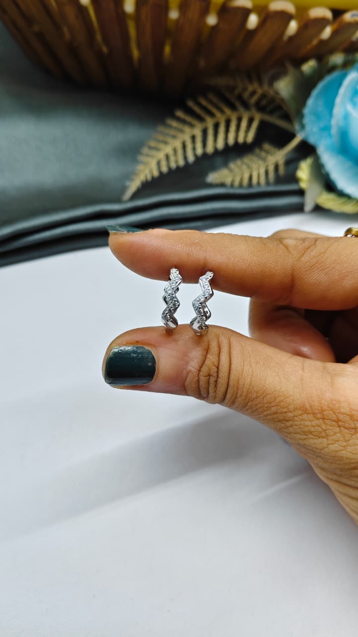 925 Silver Regular Colour White Stone Zig Zag Design Balli / Earrings