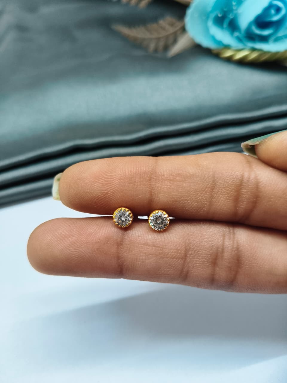 925 Silver Regular Gold Colour Large 5 mm Single White Stone Side Stud/ Nose Pin in Pair