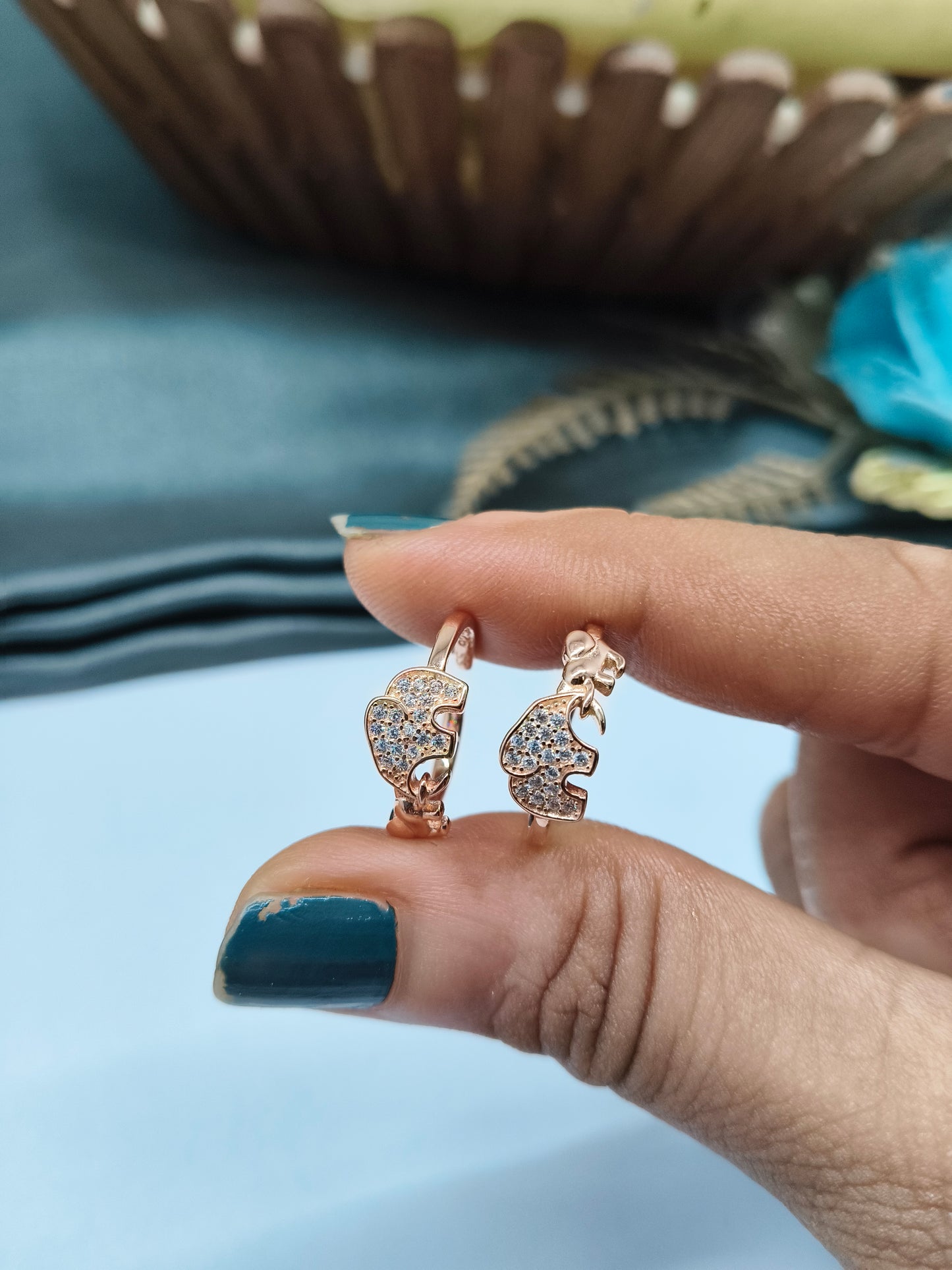 925 Silver Rose Gold Colour Elephant PAttern With White Stone Design Toe Rings